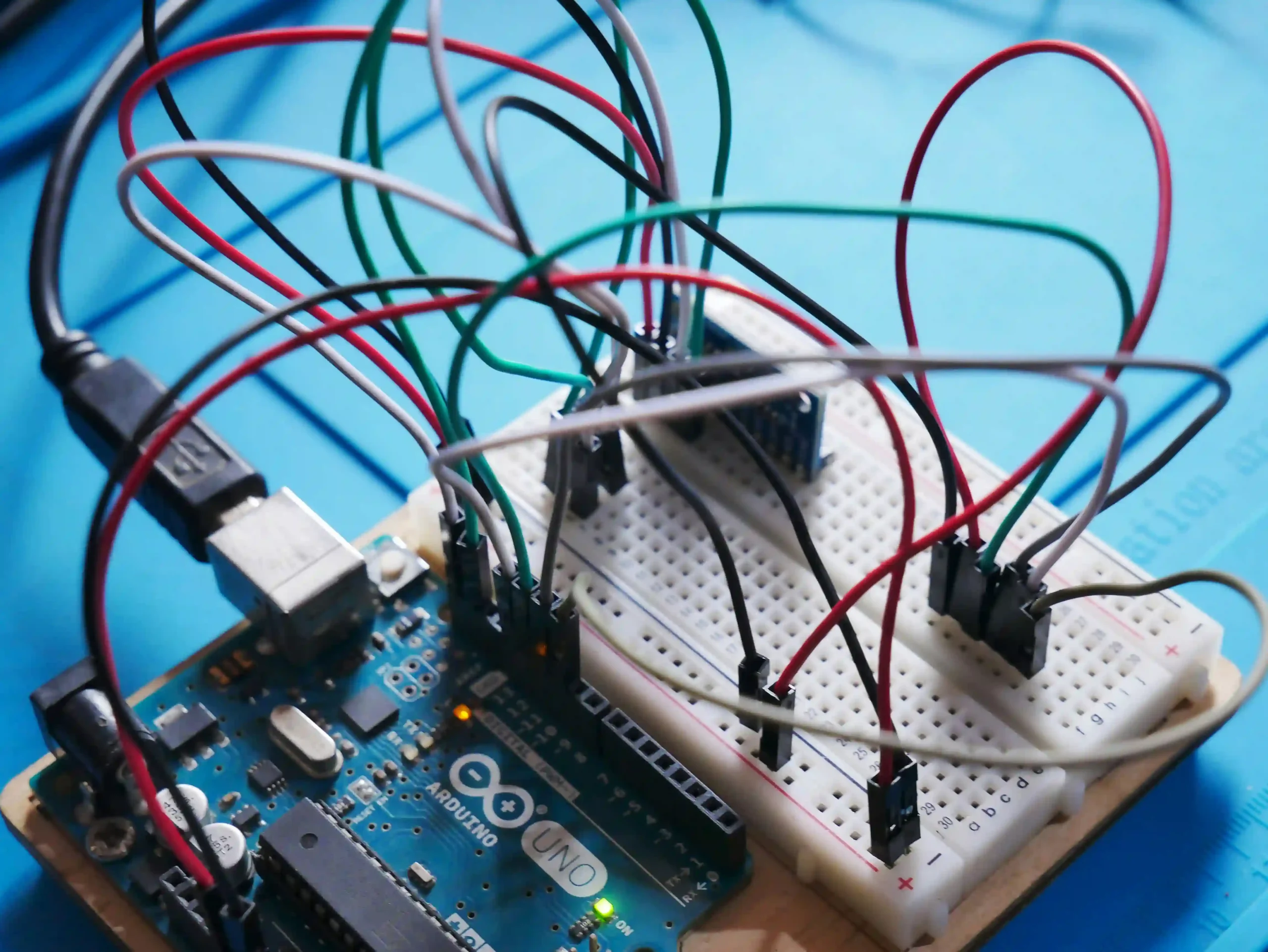 Home arduino-breadboard-connection-at-ElectroComps.in